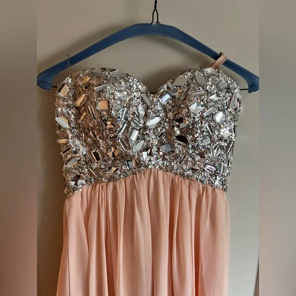 Grad Dress - Picture 2 of 5